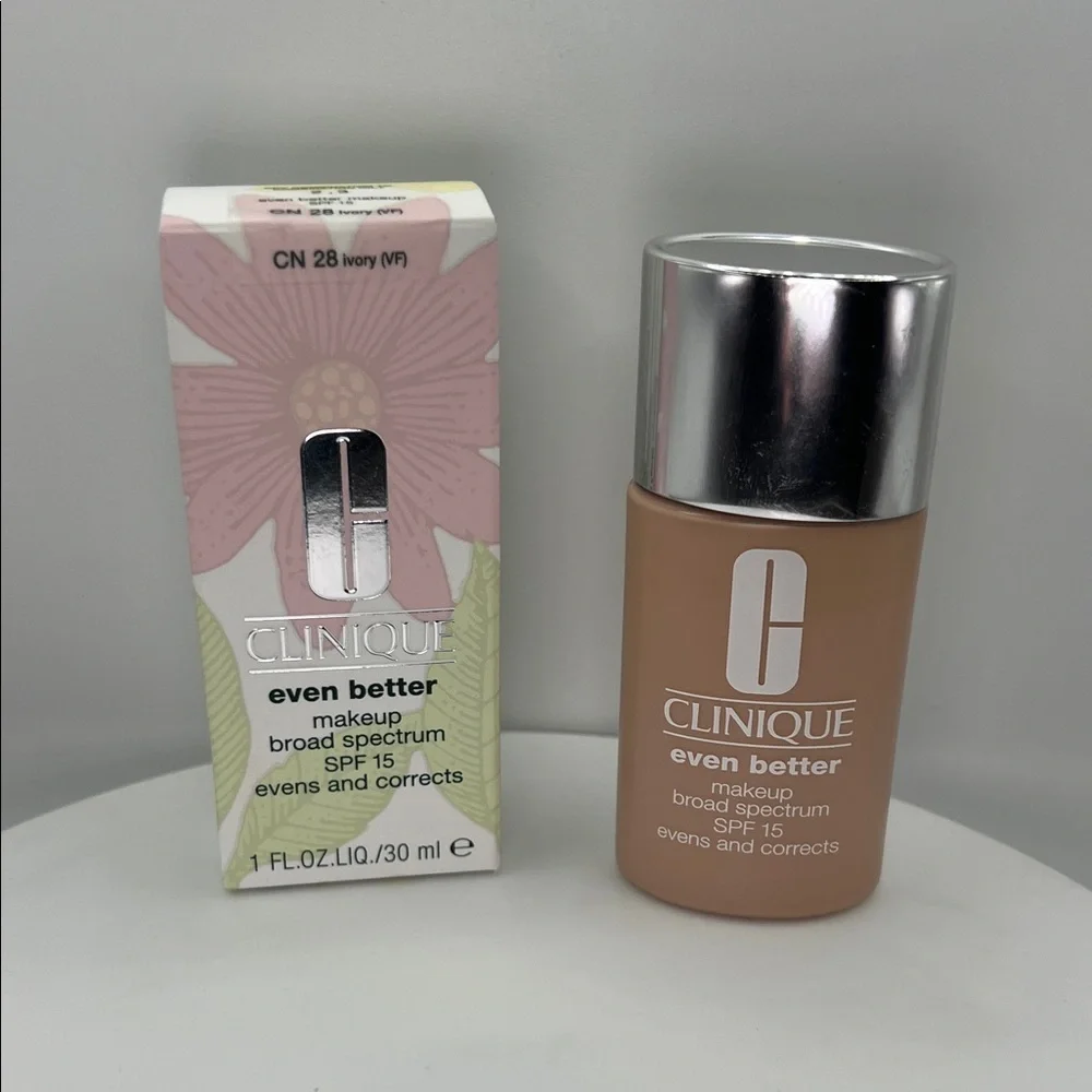 Clinique Even Better Foundation SPF 15 CN 28 Ivory